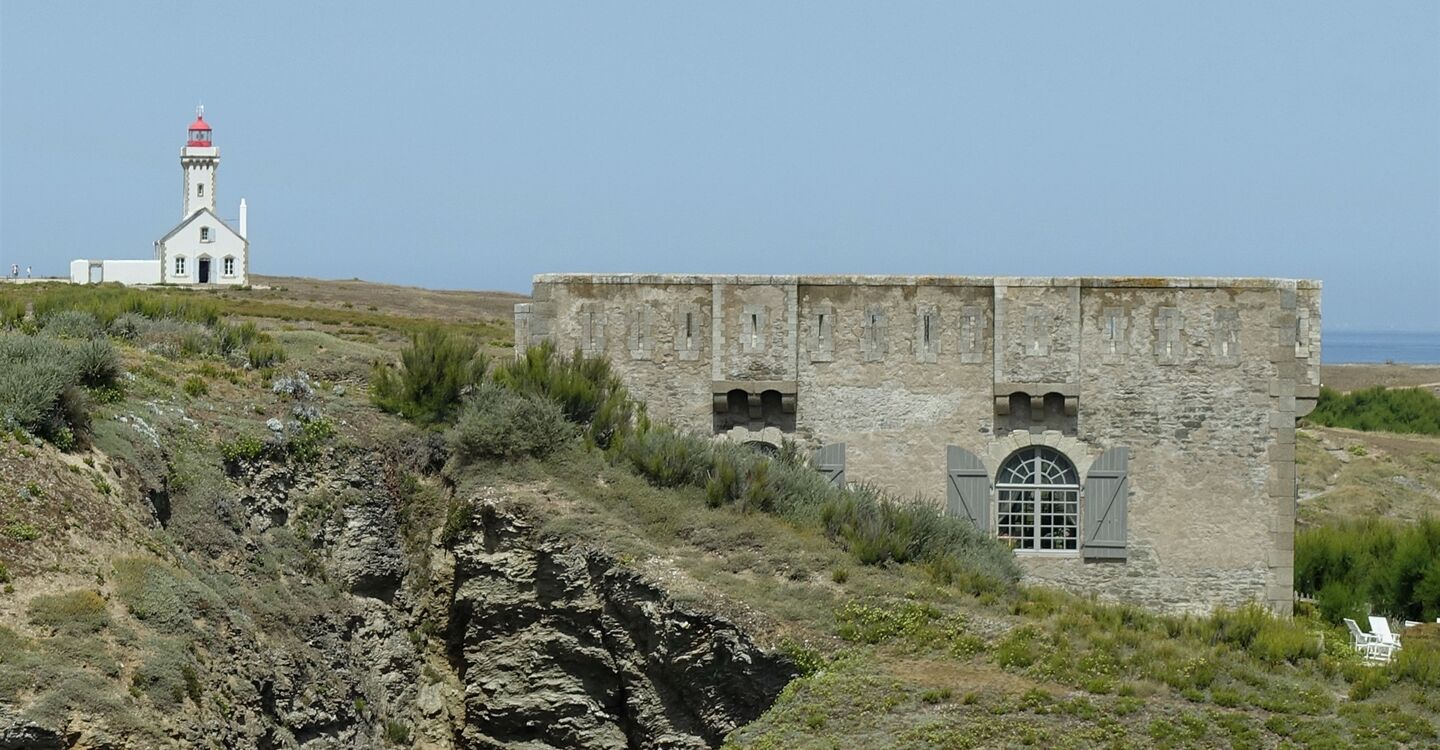 WB 1015 5 Sarah Bernhardts Fort