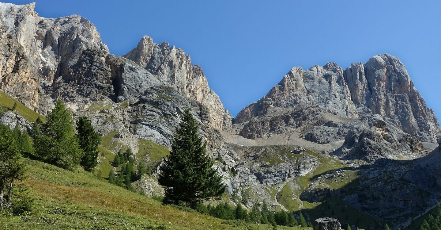 WKB2 1039 1 Blick auf den westöstlich verlaufenden Gratrücken der Marmolata.