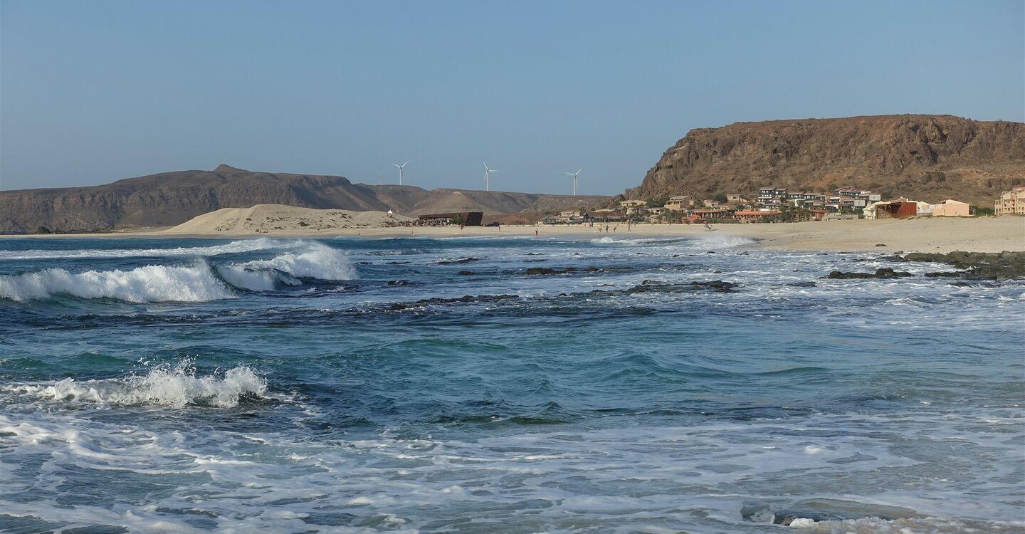 WKB 1067 5 Der wunderschön gelegene Praia de Cabral
