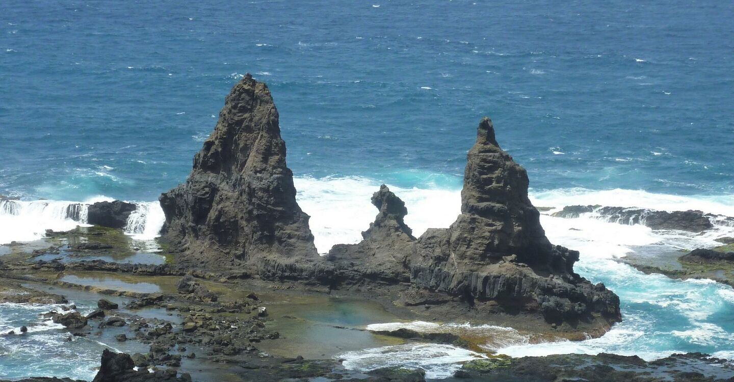 WLG 1025 3 Roques de Arguamul