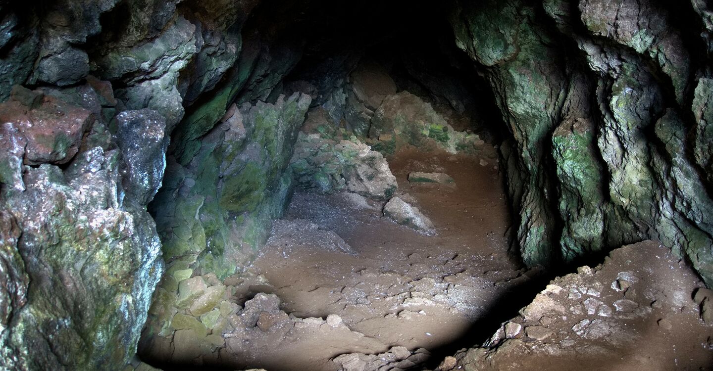 WEH 1002 4 am Eingang der Cueva Las Palomas