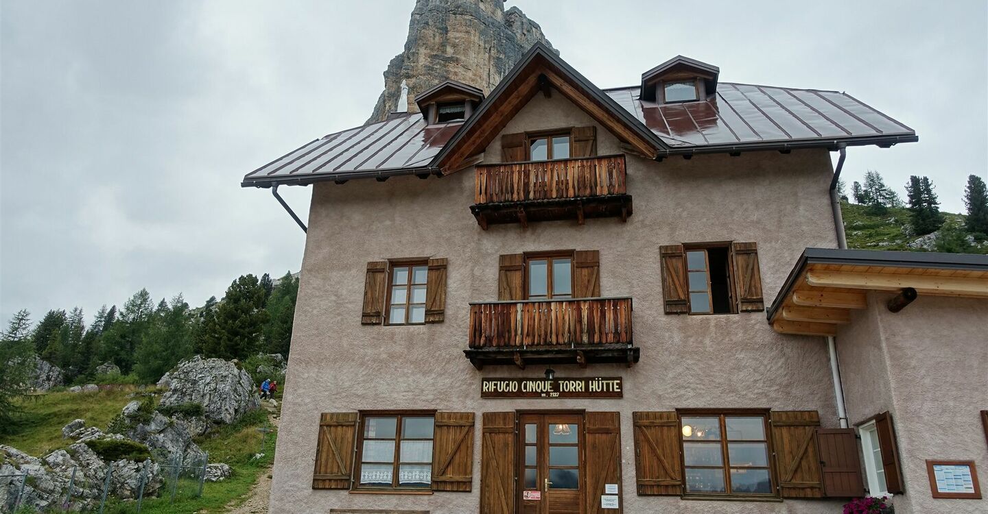 WKB1 1009 1 Das Rifugio Cinque Torri.