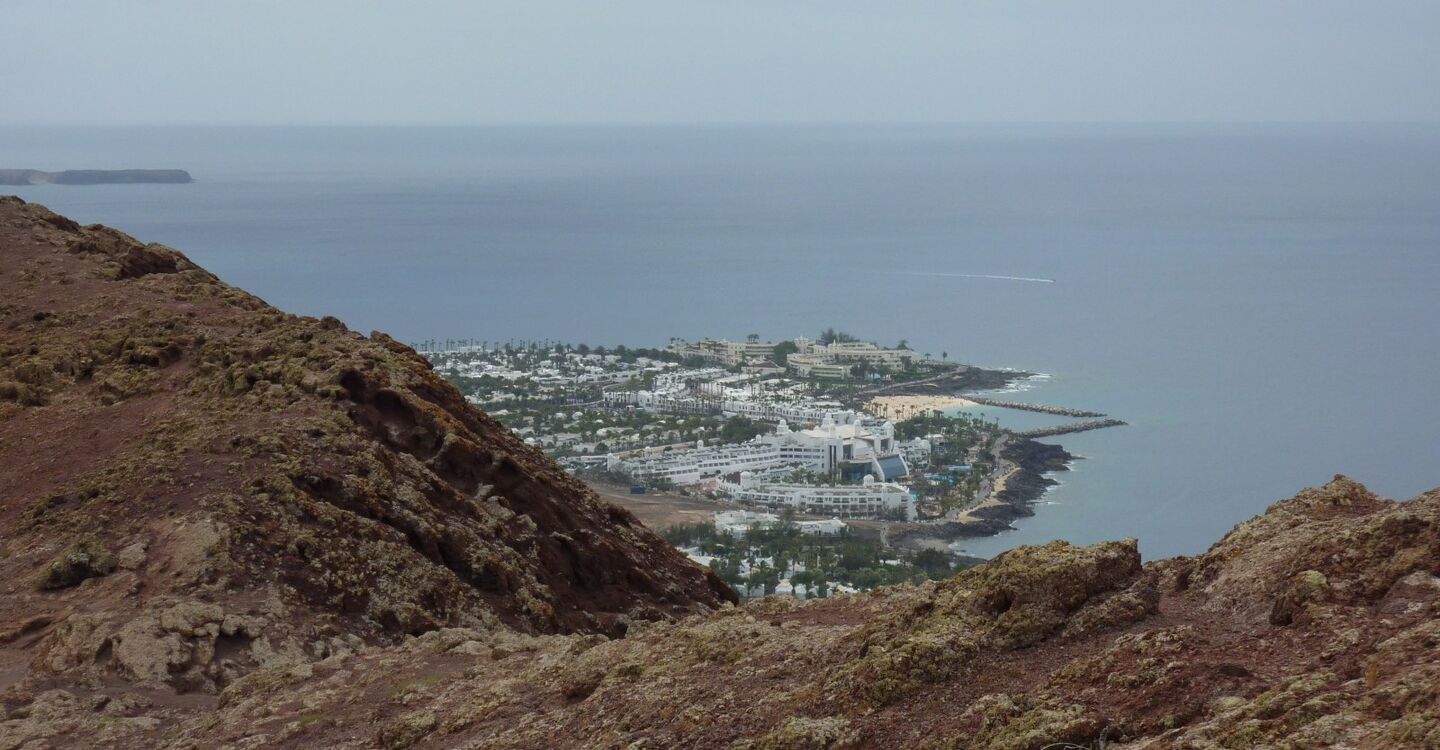WL 1041 5 Lanzarote 28.87055 -13.853533 Blick vom MontaÃ±a Roja 196 m Richtung Playa Blanca