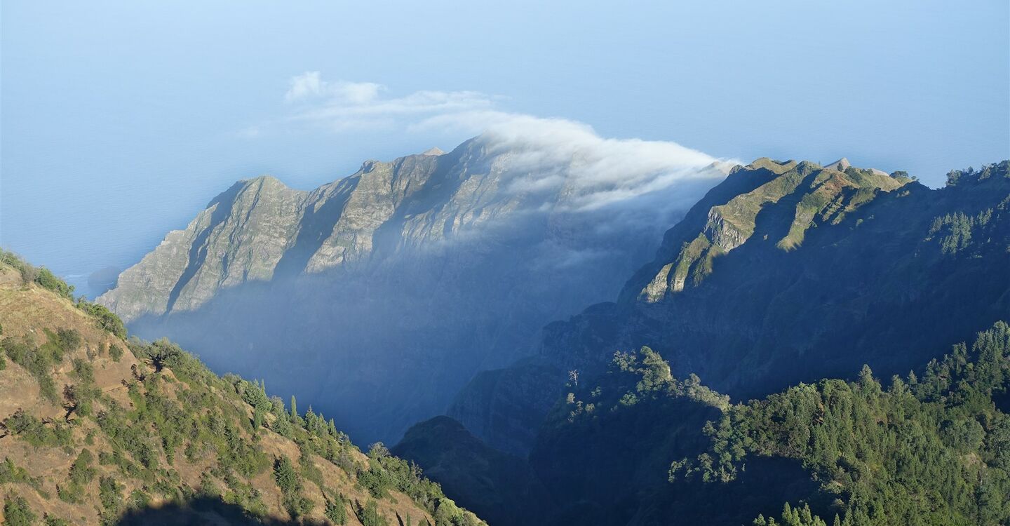 WKB 1029 5 Blick vom Pico da Cruz 1585 m kurz vor Sonnenuntergang