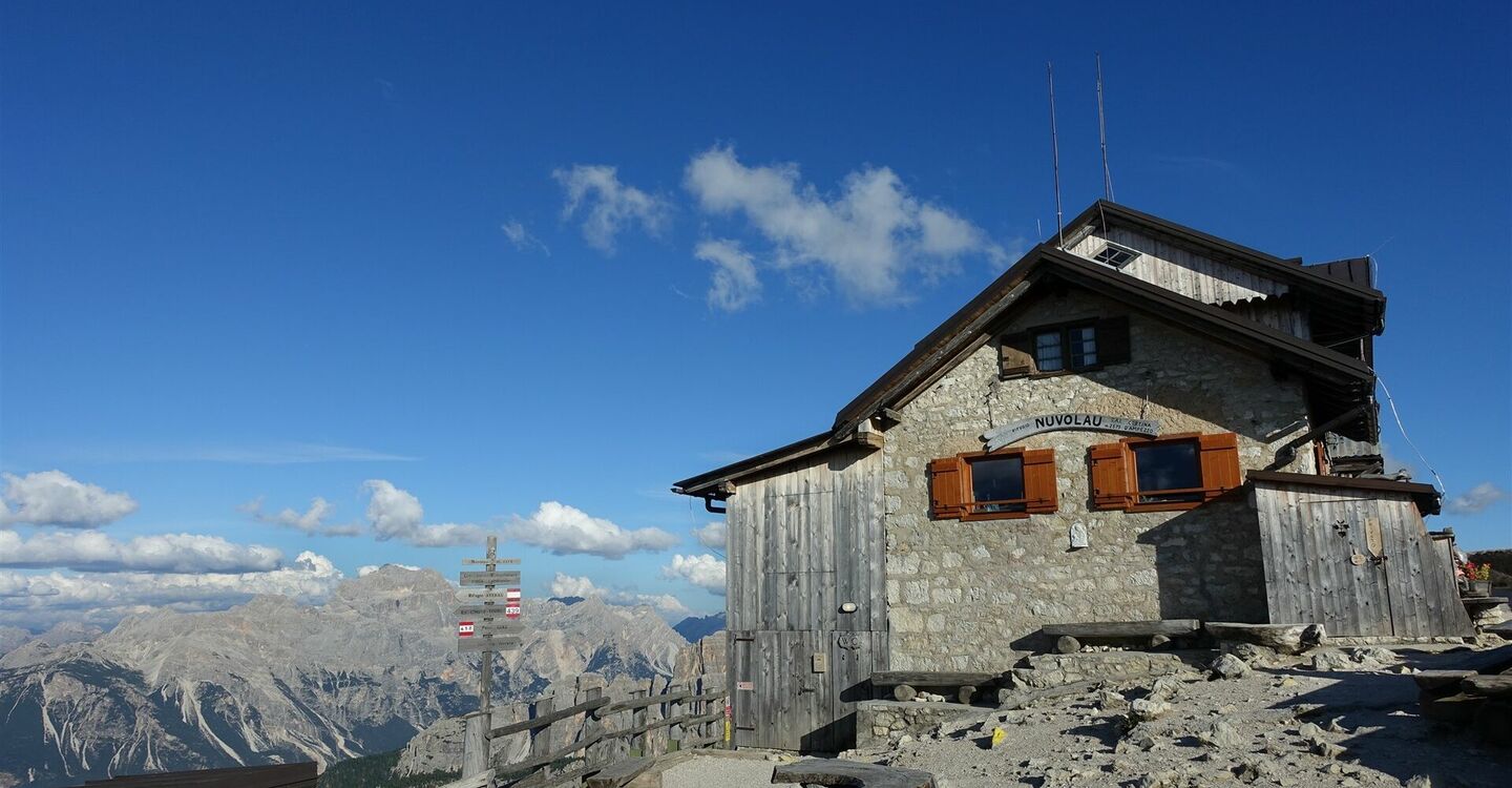 WKB1 1026 1 Das Rifugio Nuvolau.