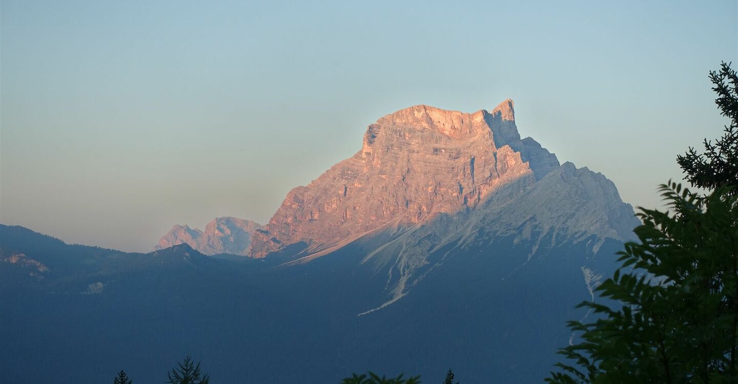 WKB3 1063 1 Der Monte Pelmo im Morgenlicht.