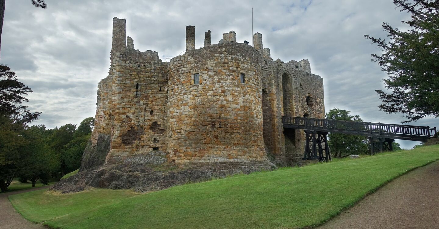 WSCH 1057 2 Dirleton Castle