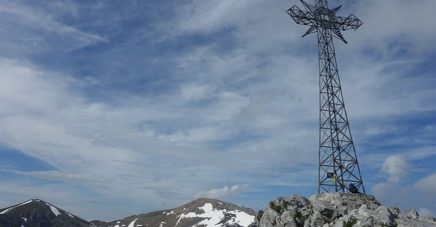 WTA 1071 4 Das mächtige Gipfelkreuz des 1895 m hohen Giewont