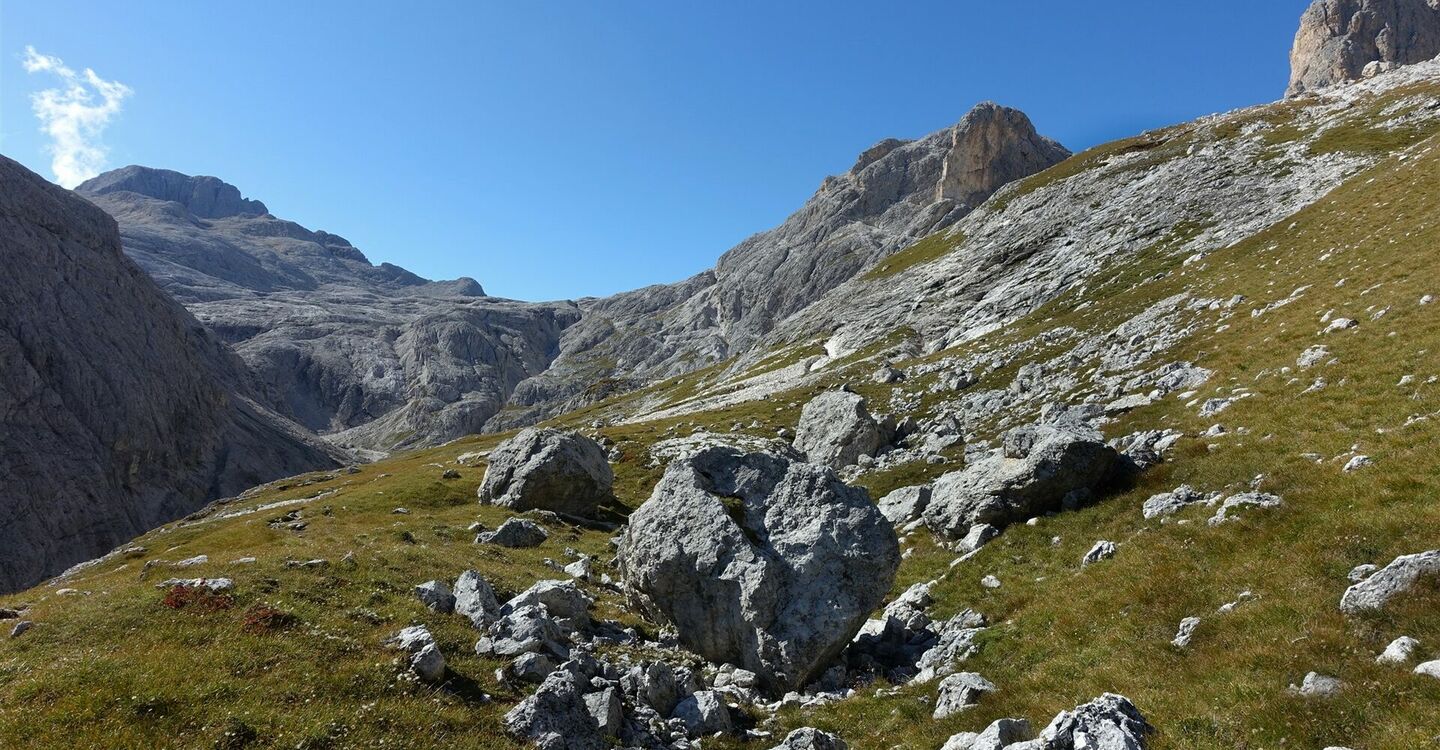 WKB2 1042 4 Mal ein Wegabschnitt über Hochwiesen.