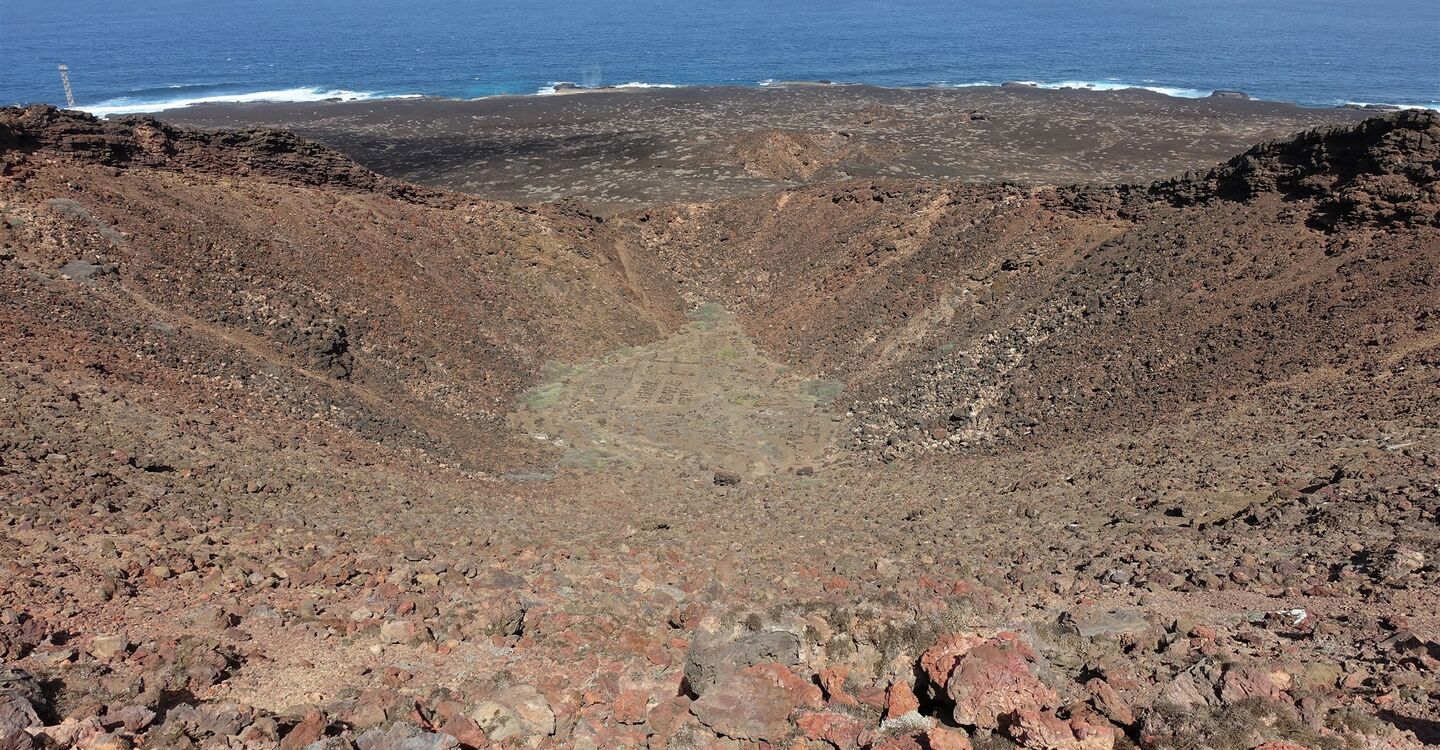 WKB 1039 5 Blick in die Caldera des Vulkans Calhau