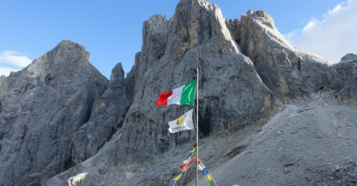 WKB2 1041 5 Der 3054 m hohe Cima del Focobon und 3001 m hohe Cima Campido vom Rifugio Mulaz aus gesehen.