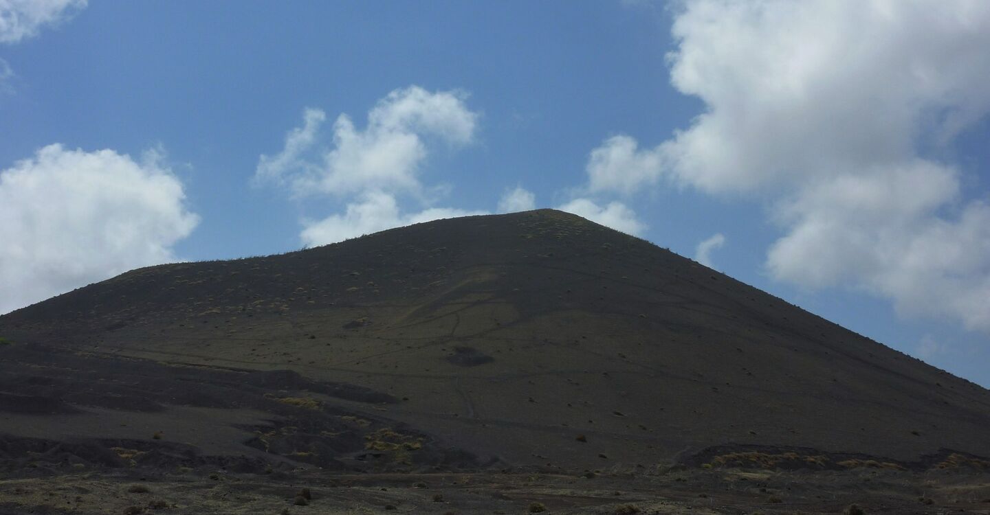 WL 1027 2 Lanzarote 28.993033 -13.686517 MontaÃ±a Negra