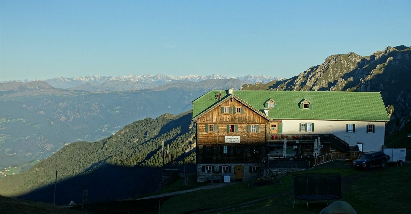 WKB2 1032 1 Das Rifugio Genova die Schlüterhütte.