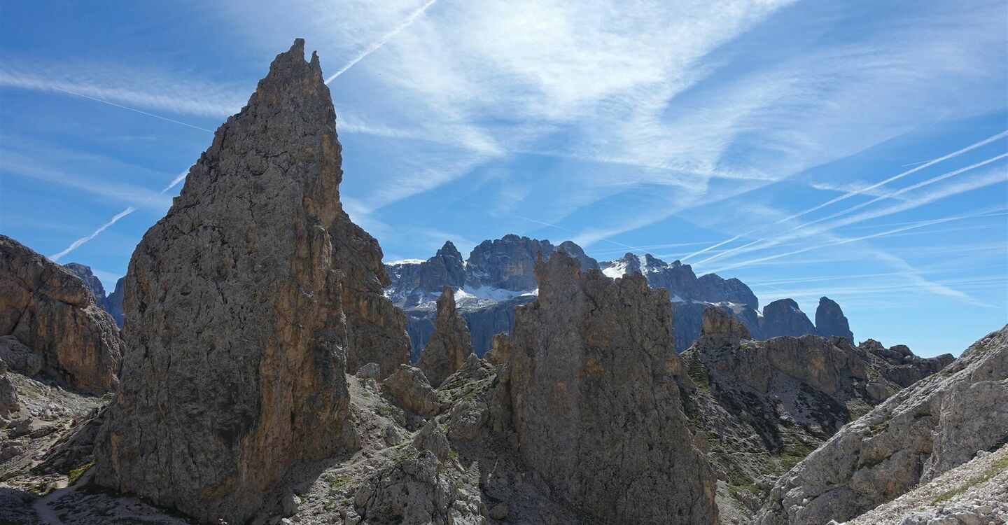 WKB2 1033 4 Türme aus Dolomitgestein, die Cirspitzen.