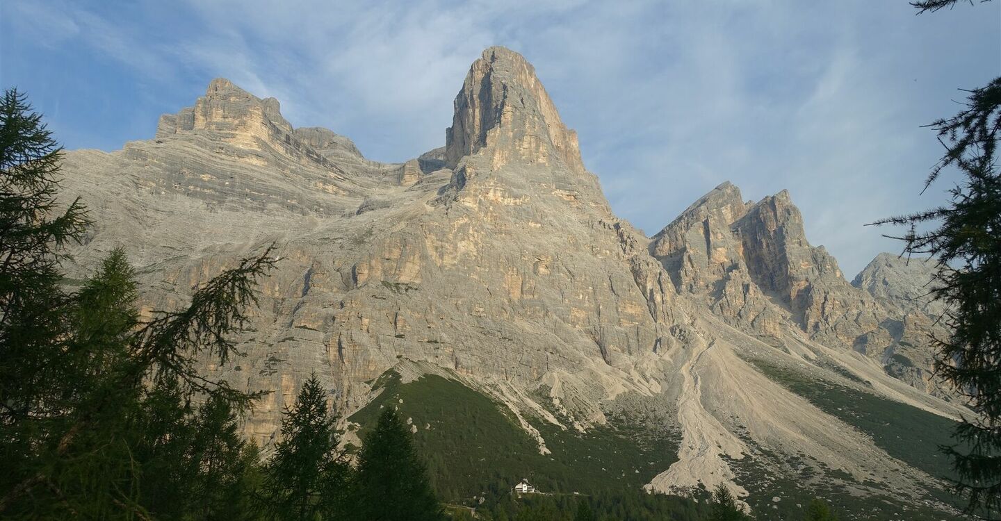 WKB3 1065 1 Zu dem relativ kleinen Monte Pelmostock zählen die Berge Monte Pelmo, Monte Penna und Monte Rite.